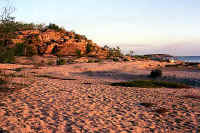 The beach at Lalawura, on Centre Island, one of the Sir Edward Pellew Islands in the Gulf of Carp.jpg (39976 bytes)